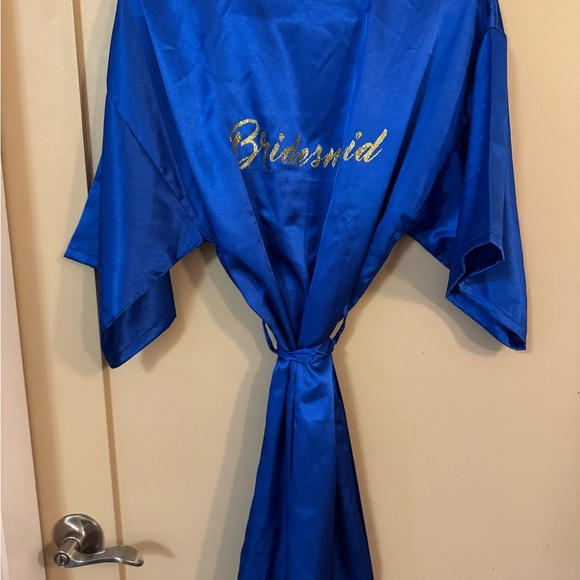 Elegant Blue Satin Robe - Picture 3 of 3